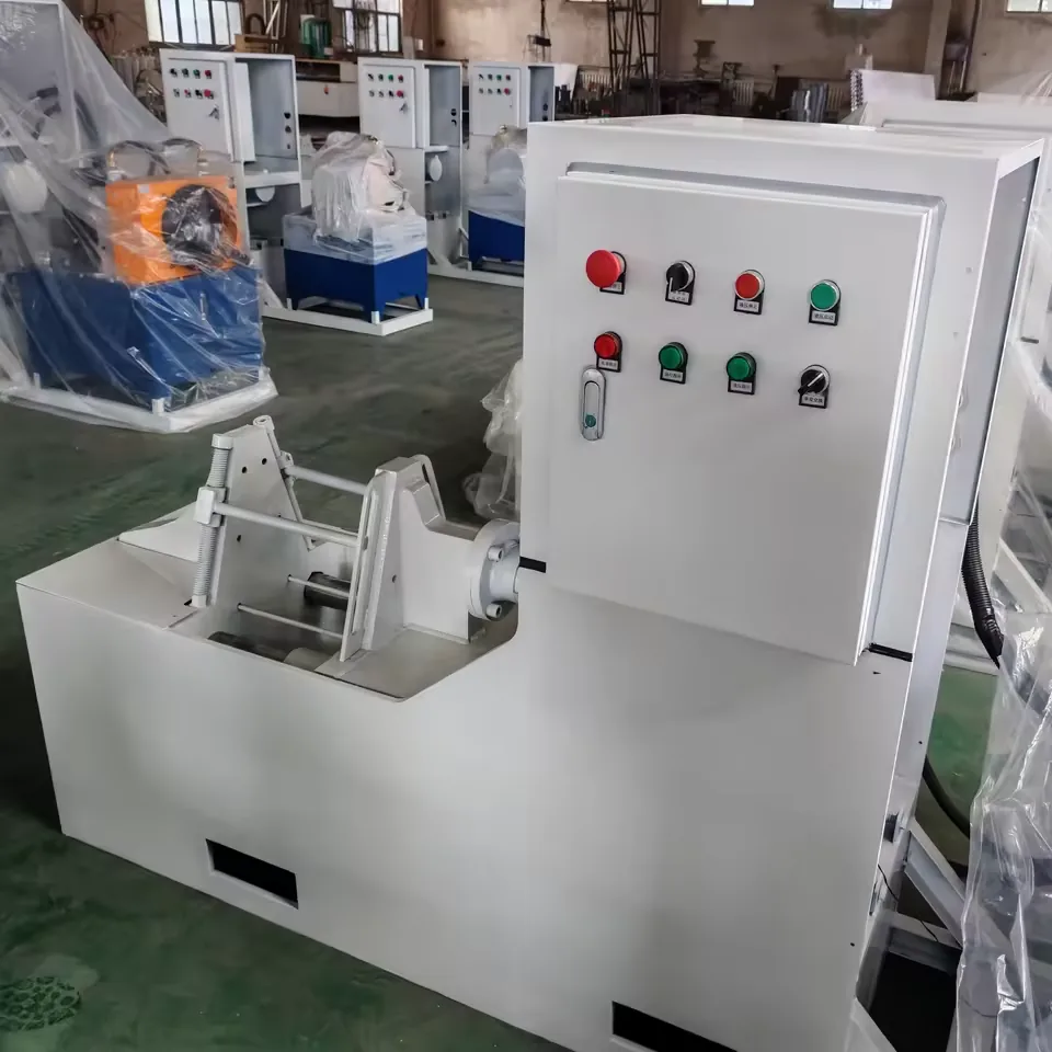 Compact hydraulic press station for small sectional spiral blades Compact hydraulic press station for small sectional spiral blades