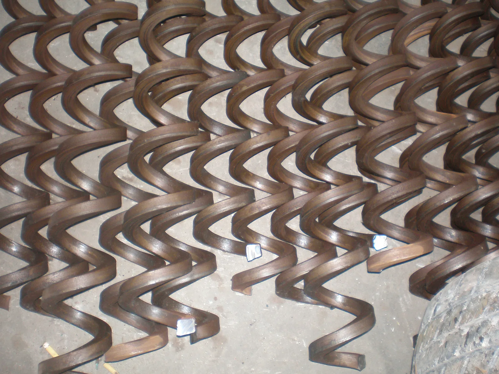 Square-bar flexible auger coils Square-bar flexible auger coils