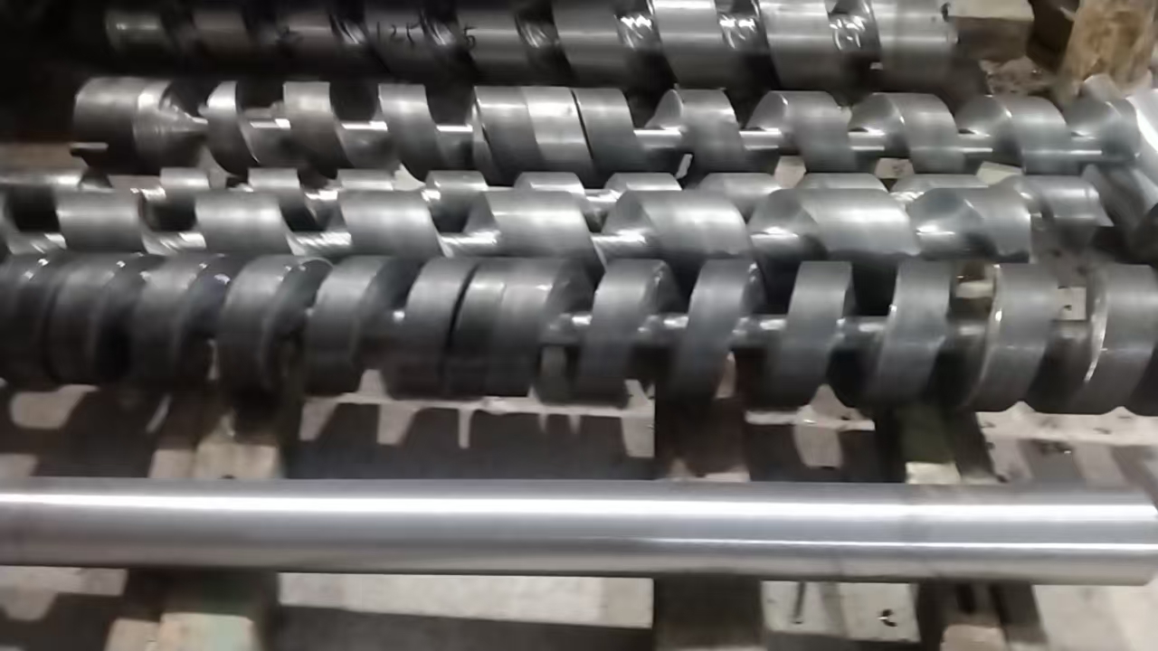 Continuous screw flight winding machine detail Continuous screw flight winding machine detail