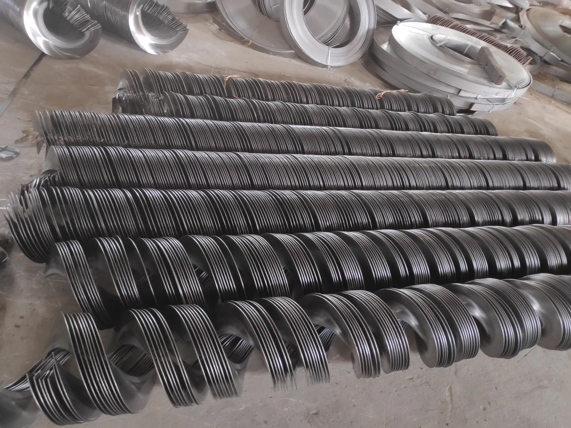 Continuous screw flight production machine with HS1306M cold forming system