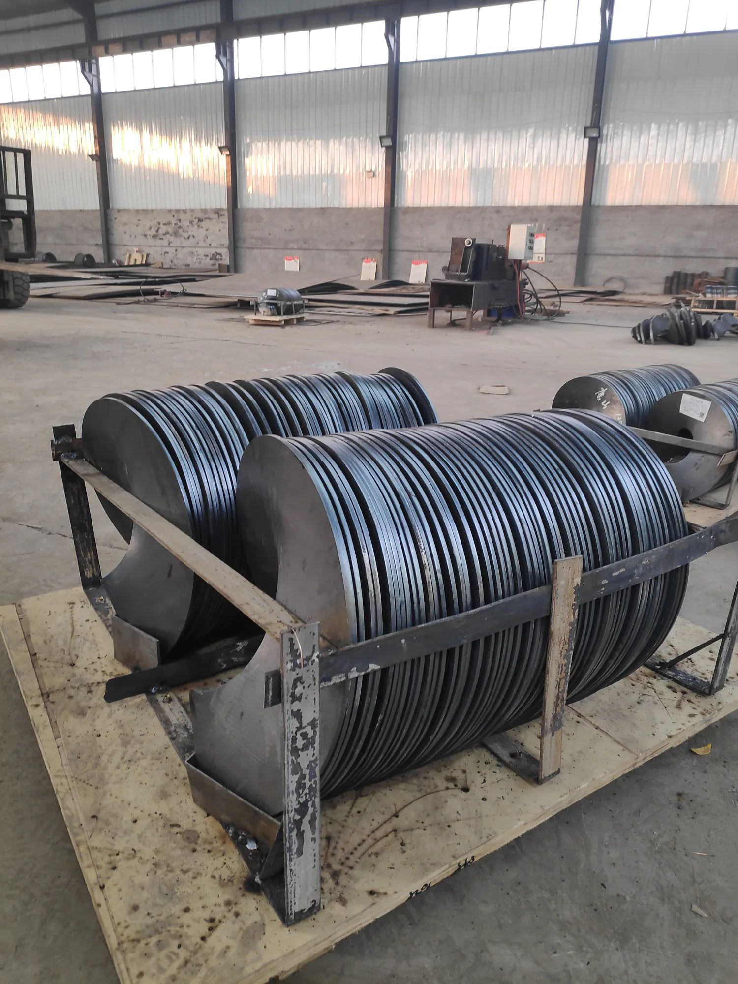 Custom screw flight hydraulic forming machine HS800S for thick and oversized flights