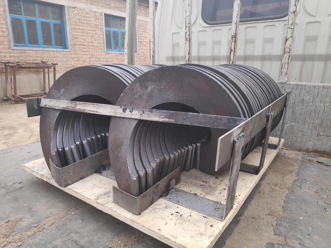 Sectional spiral blade segments