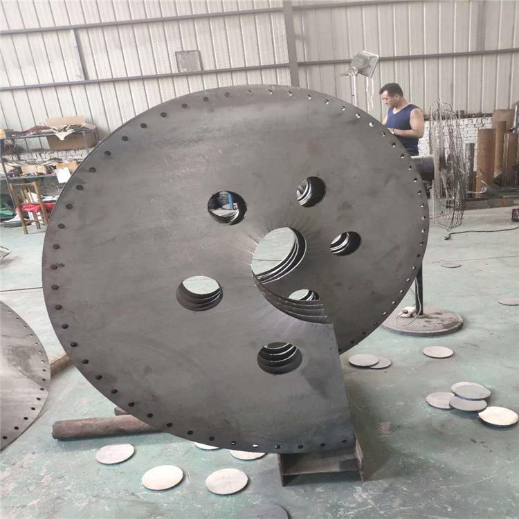 Custom sectional screw flight for auger and conveyor assemblies