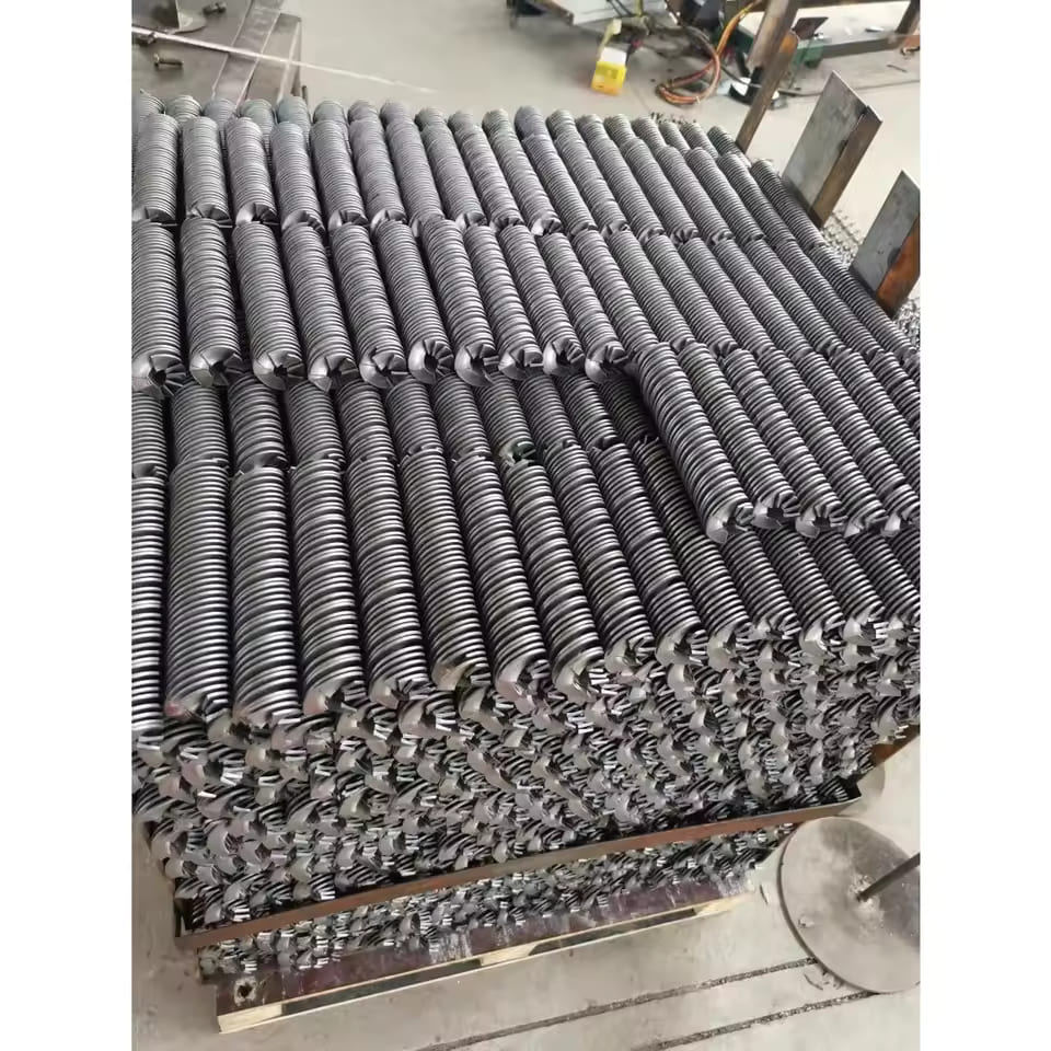 Variable-pitch screw flight for custom auger and conveyor applications Variable-pitch screw flight for custom auger and conveyor applications