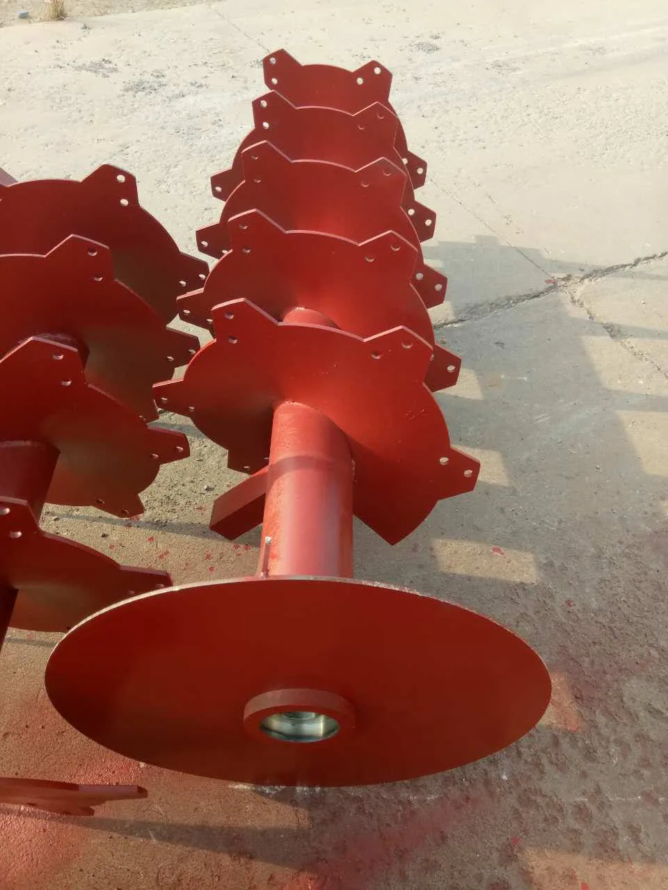 Vertical auger beater component detail Vertical auger beater component detail